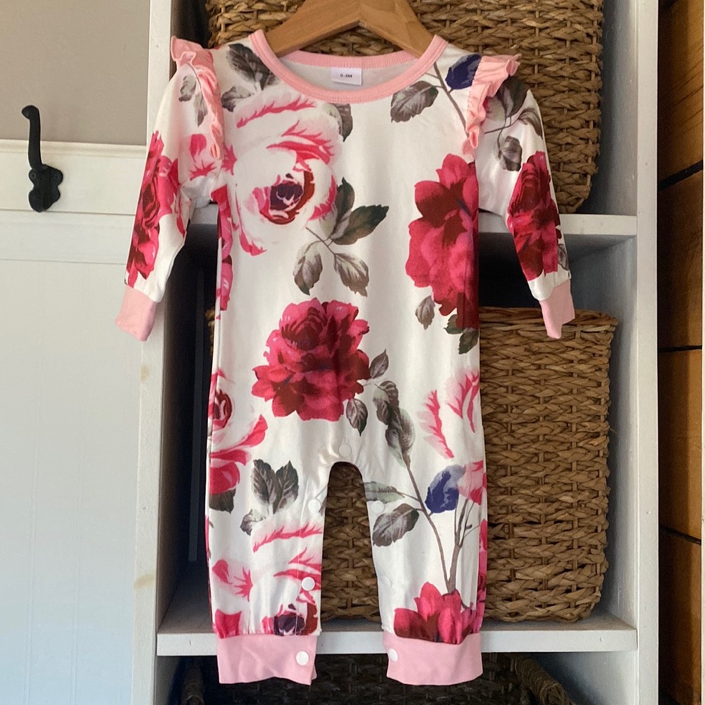 NWOT Pat Pat Floral Onesie Jumper 0-3 Months